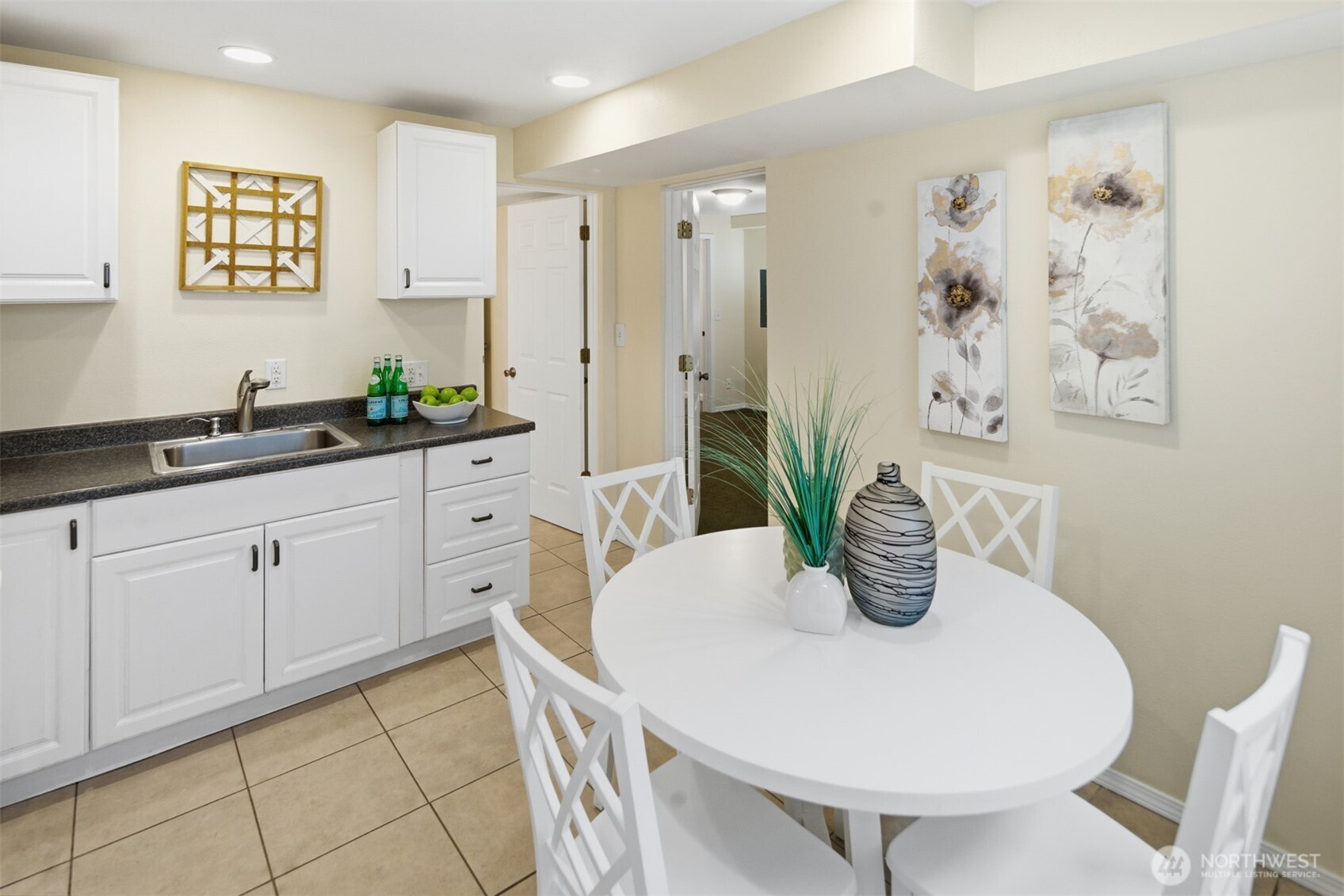 Kirkland, Washington, 98033, United States, 4 Bedrooms Bedrooms, ,3 BathroomsBathrooms,Residential,For Sale,1988062