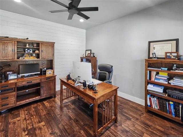 Tahlequah, Oklahoma, 74464, United States, 4 Bedrooms Bedrooms, ,4 BathroomsBathrooms,Residential,For Sale,2040103