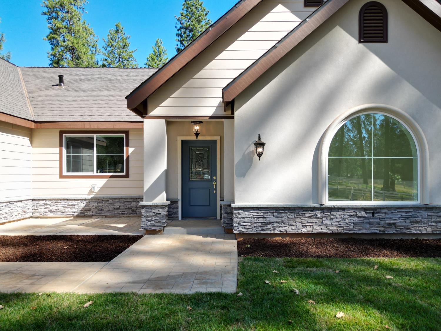 Grass Valley, California, 95949, United States, 4 Bedrooms Bedrooms, ,3 BathroomsBathrooms,Residential,For Sale,1905490