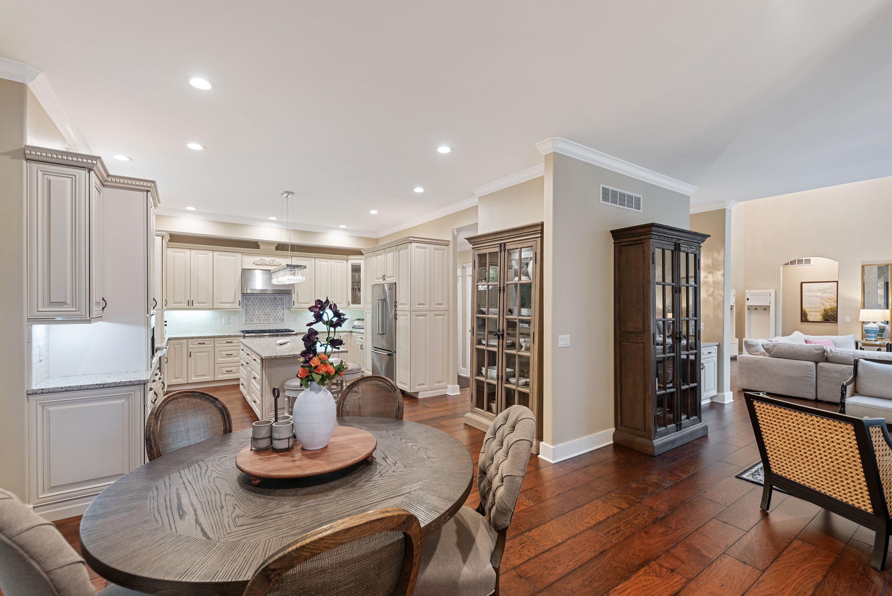 New Buffalo, Michigan, 49117, United States, 5 Bedrooms Bedrooms, ,4 BathroomsBathrooms,Residential,For Sale,1940411