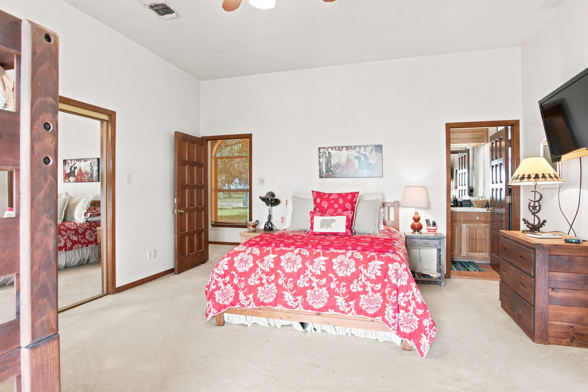  3,640+/- Acre Rosita Lake Ranch - 物件實景