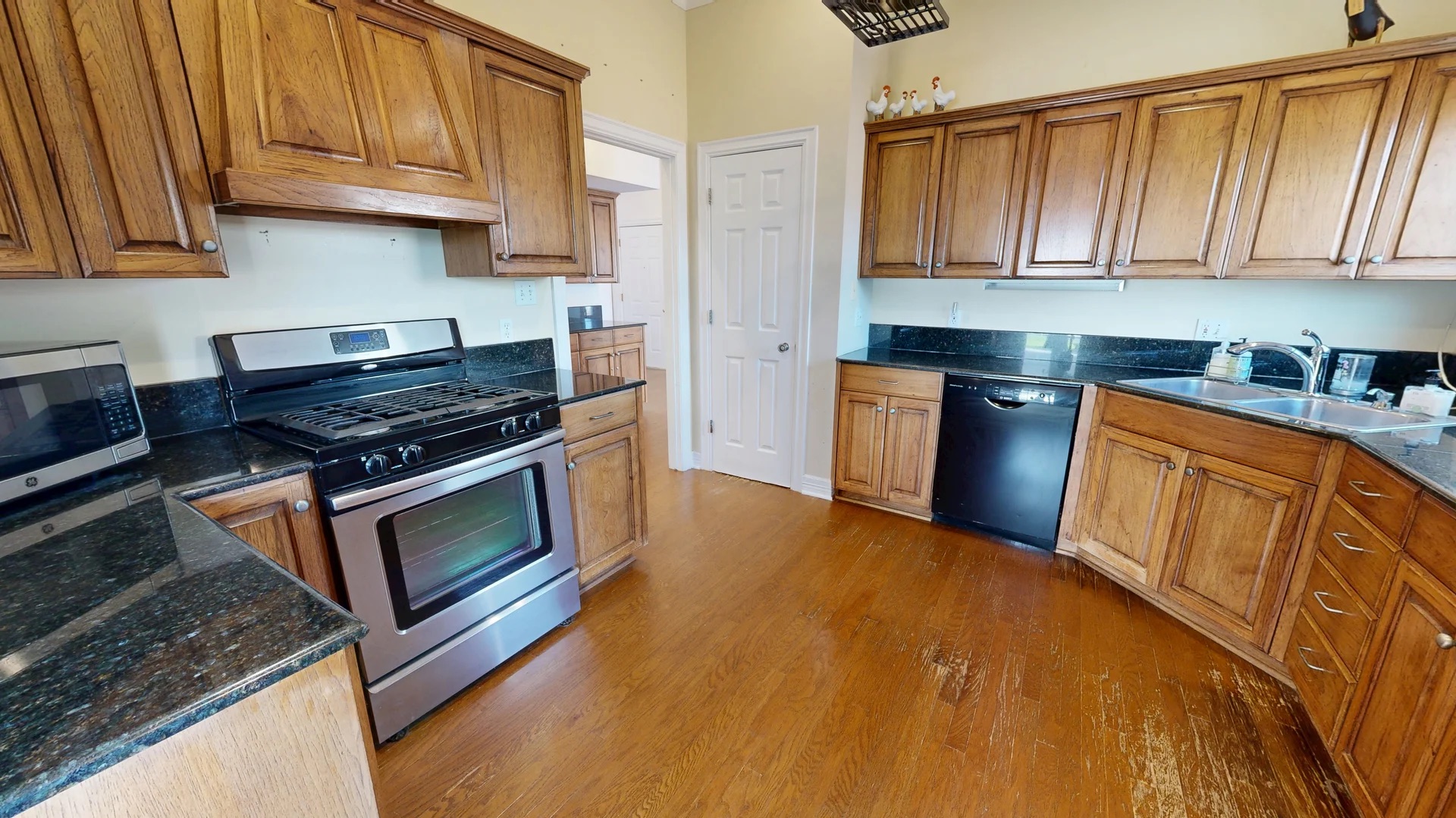 Lake Charles, Louisiana, 70601, United States, 4 Bedrooms Bedrooms, ,3 BathroomsBathrooms,Residential,For Sale,1930772