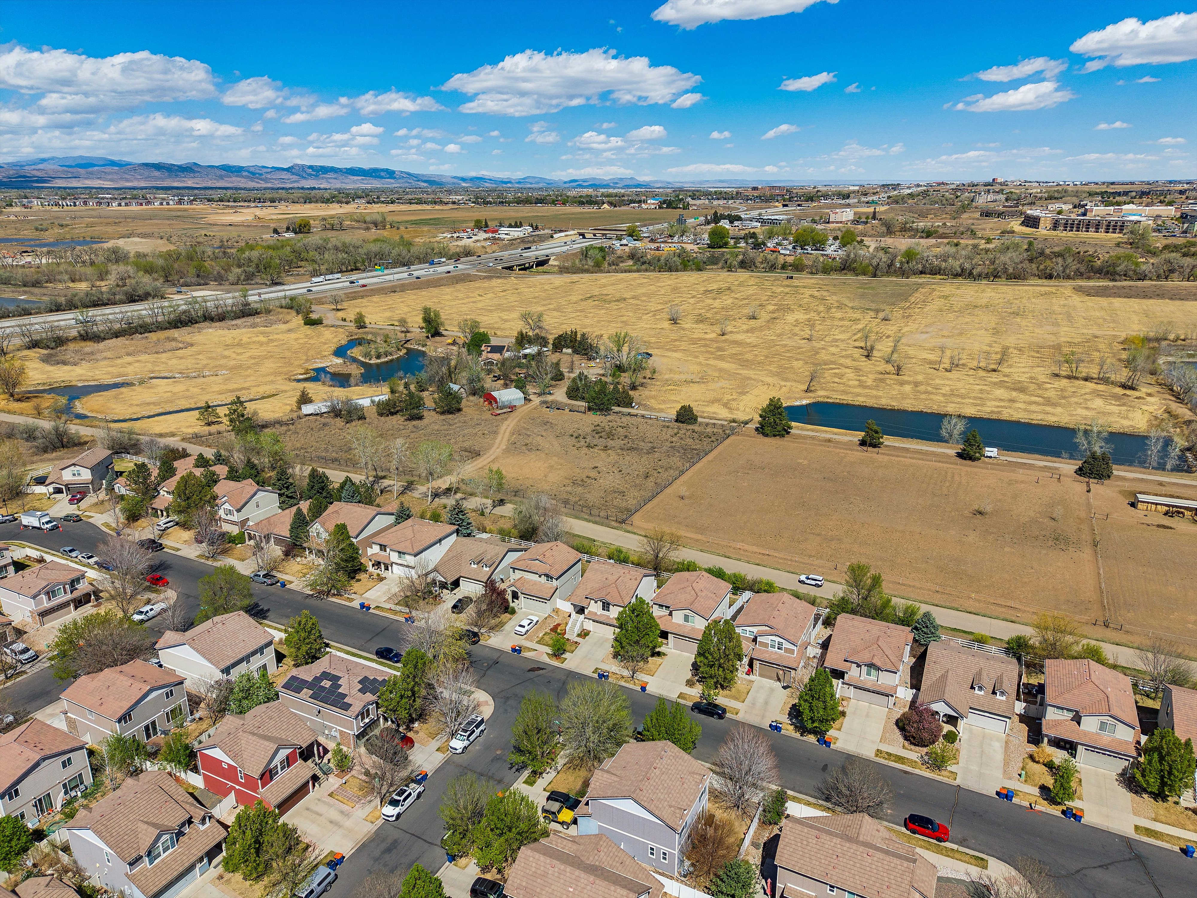  Beautifully Maintained Home Backing to Open Space with Peaceful Views - 物件實景