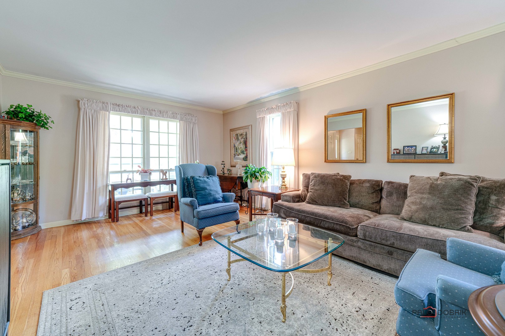Arlington Heights, Illinois, 60005, United States, 4 Bedrooms Bedrooms, ,3 BathroomsBathrooms,Residential,For Sale,1919635