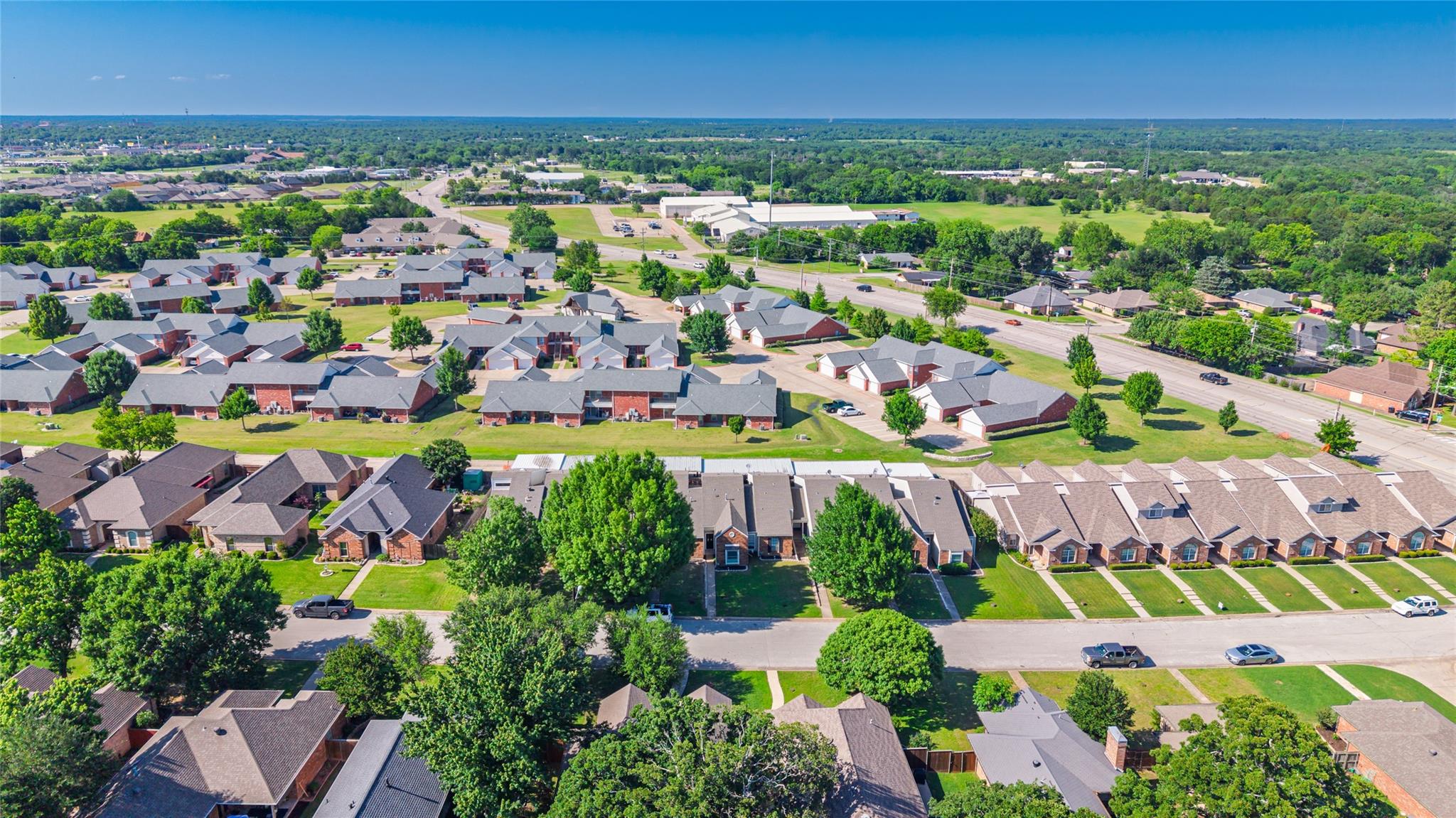 Greenville, Texas, 75402, United States, 18 Bedrooms Bedrooms, ,18 BathroomsBathrooms,Residential,For Sale,2049312