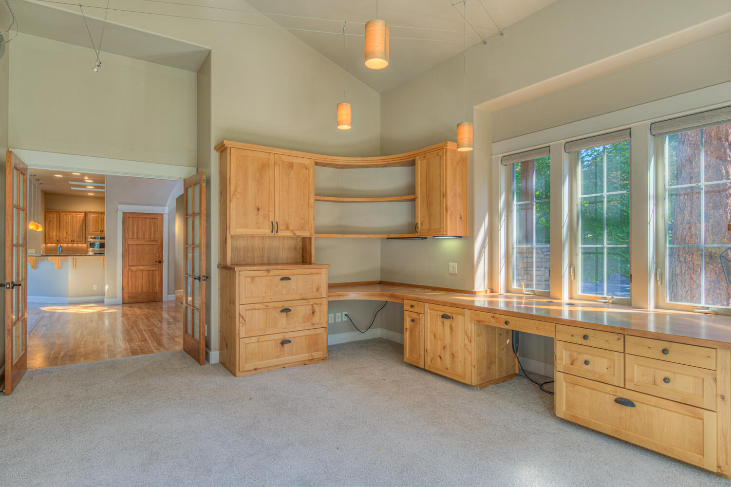 Bend, Oregon, 97703, United States, 4 Bedrooms Bedrooms, ,5 BathroomsBathrooms,Residential,For Sale,1979123