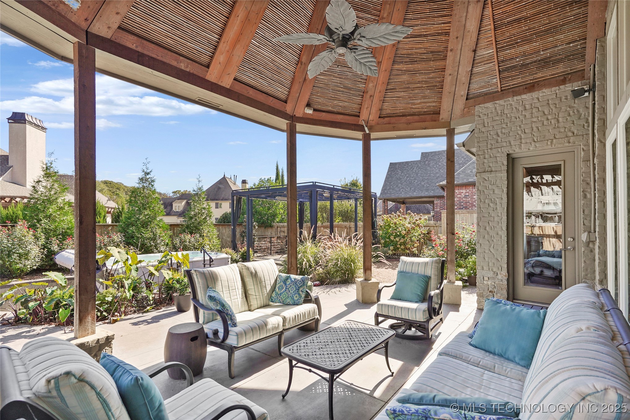 Tulsa, Oklahoma, 74137, United States, 5 Bedrooms Bedrooms, ,5 BathroomsBathrooms,Residential,For Sale,1990316