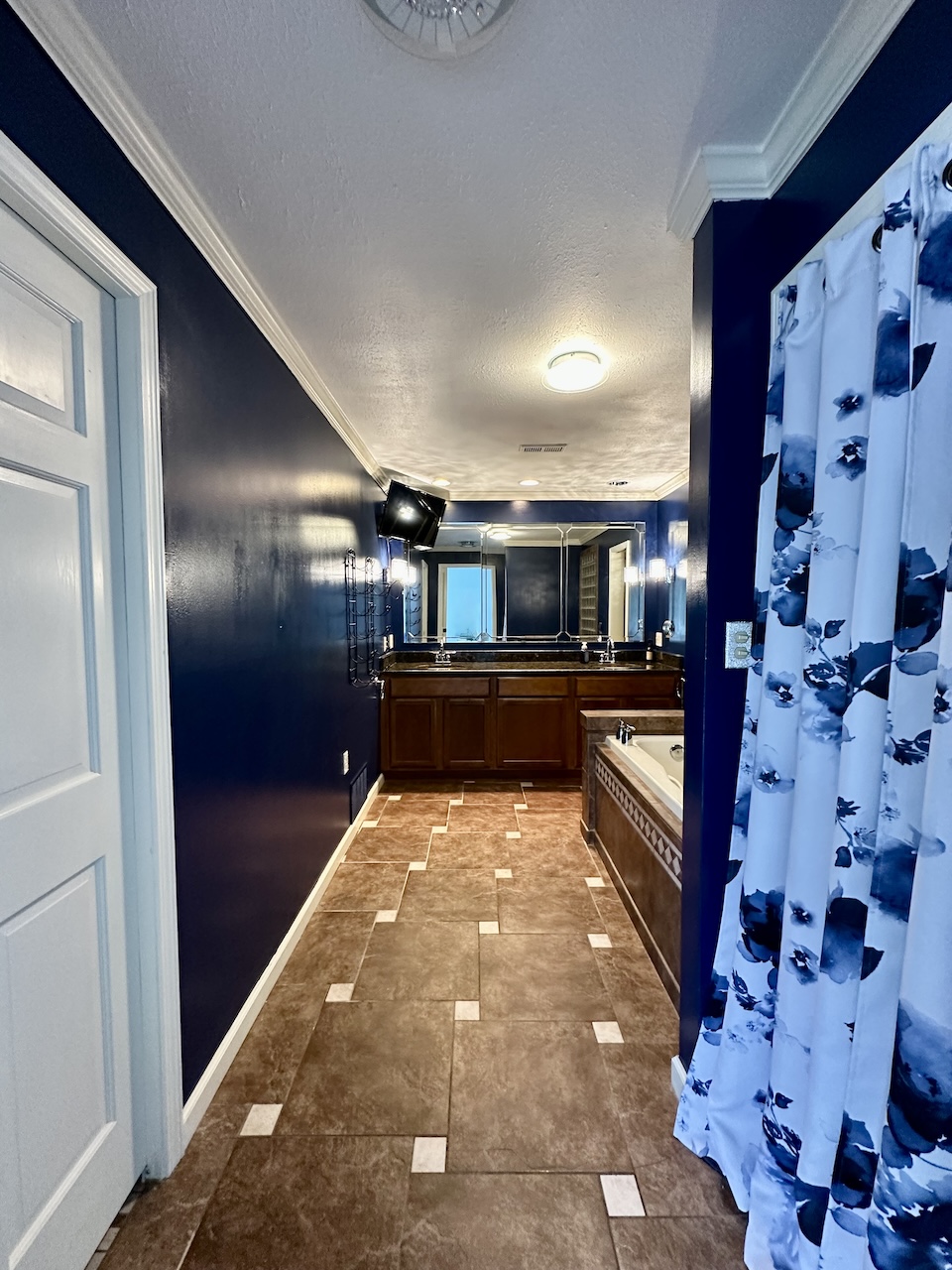 Union City, Tennessee, 38261, United States, 6 Bedrooms Bedrooms, ,5 BathroomsBathrooms,Residential,For Sale,1924324
