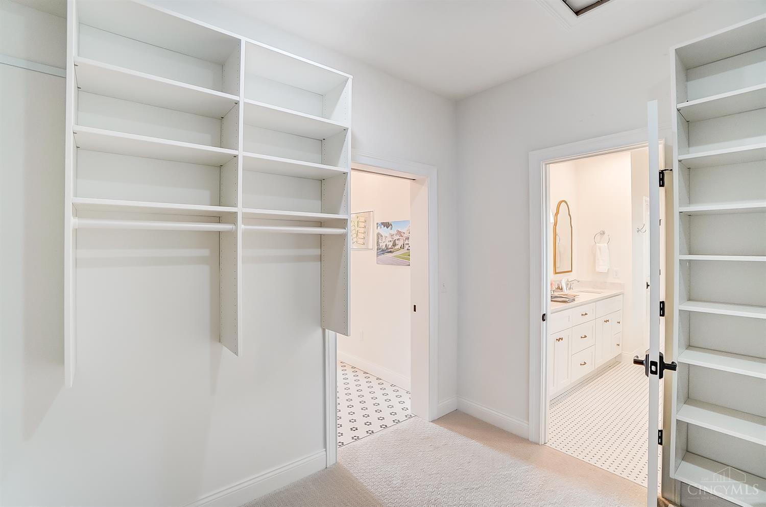 Madeira, Ohio, 45243, United States, 3 Bedrooms Bedrooms, ,3 BathroomsBathrooms,Residential,For Sale,2001703