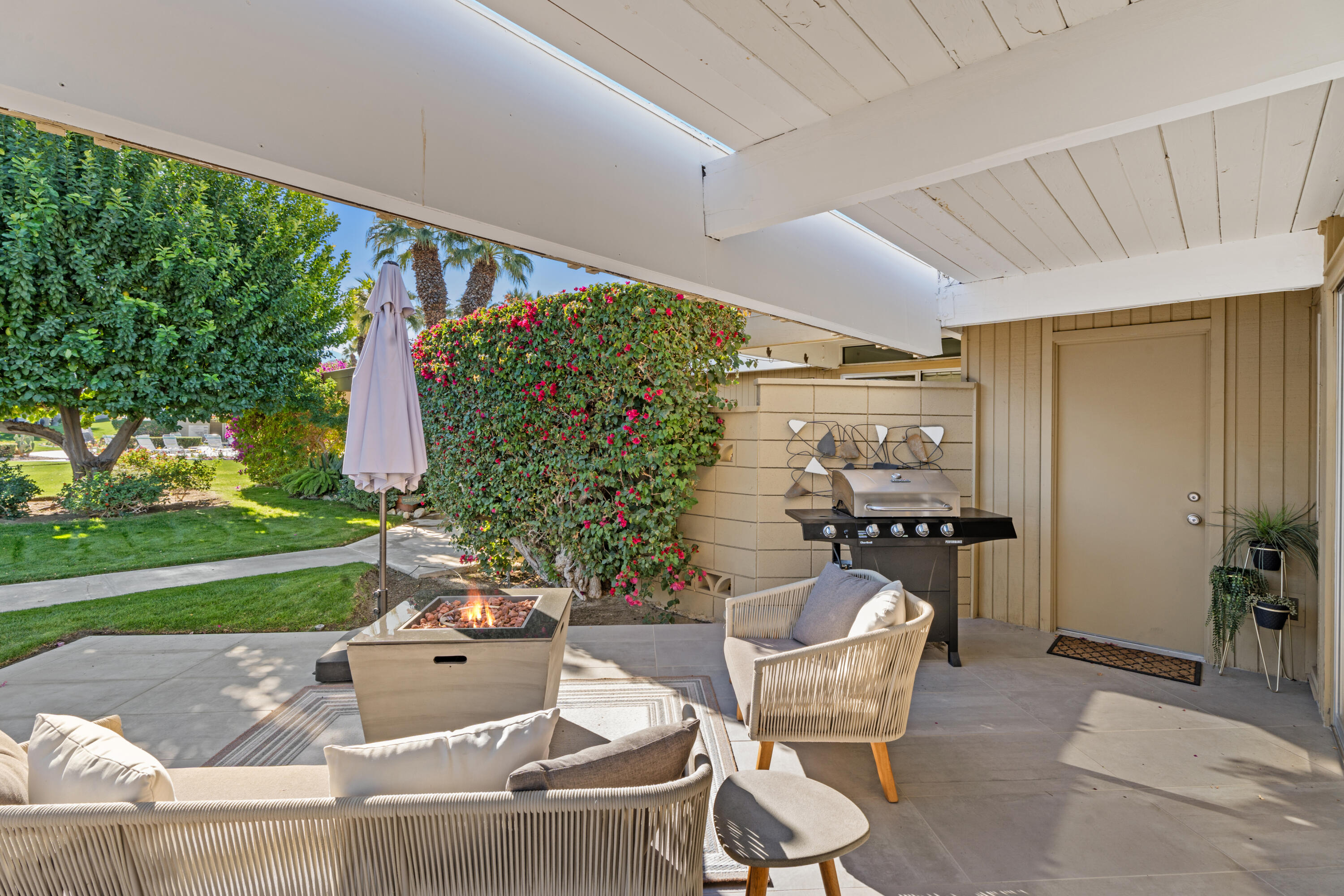 Palm Desert, California, 92260, United States, 2 Bedrooms Bedrooms, ,1 BathroomBathrooms,Residential,For Sale,1994771