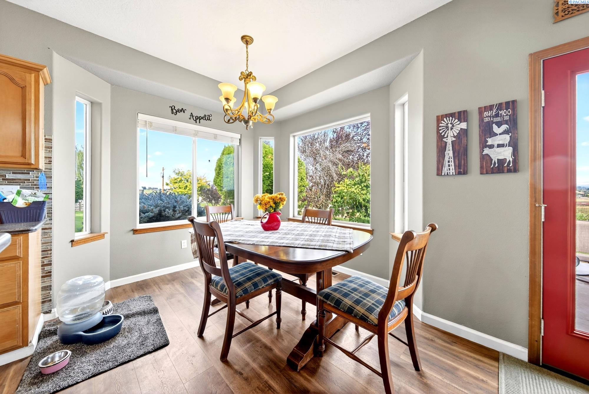 Prosser, Washington, 99350, United States, 3 Bedrooms Bedrooms, ,2 BathroomsBathrooms,Residential,For Sale,1964108