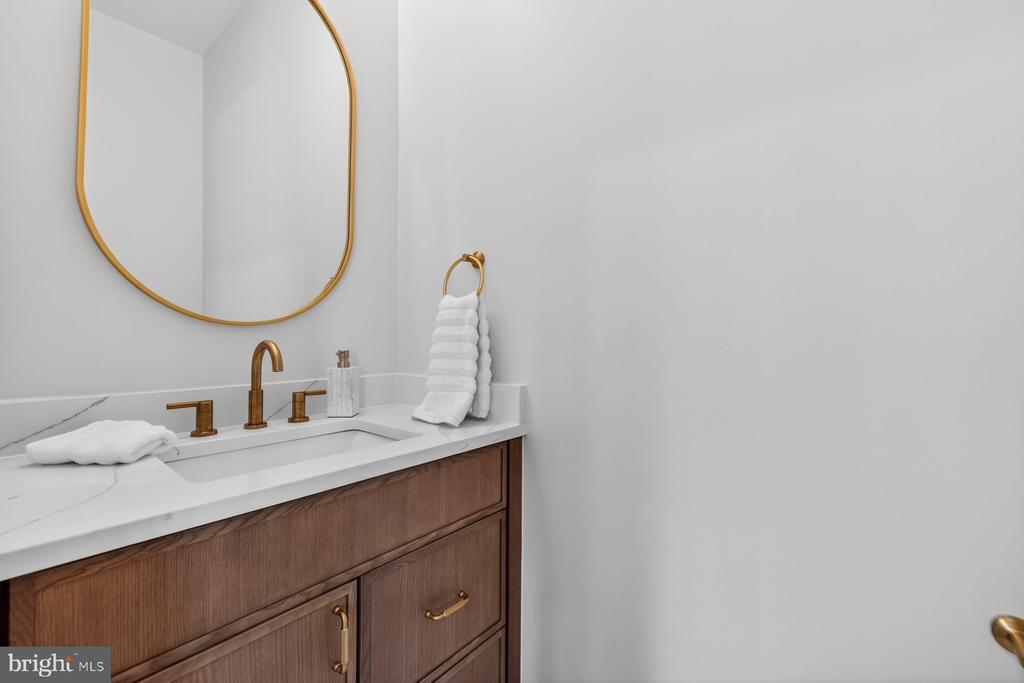 Kensington, Maryland, 20895, United States, 5 Bedrooms Bedrooms, ,5 BathroomsBathrooms,Residential,For Sale,2048532