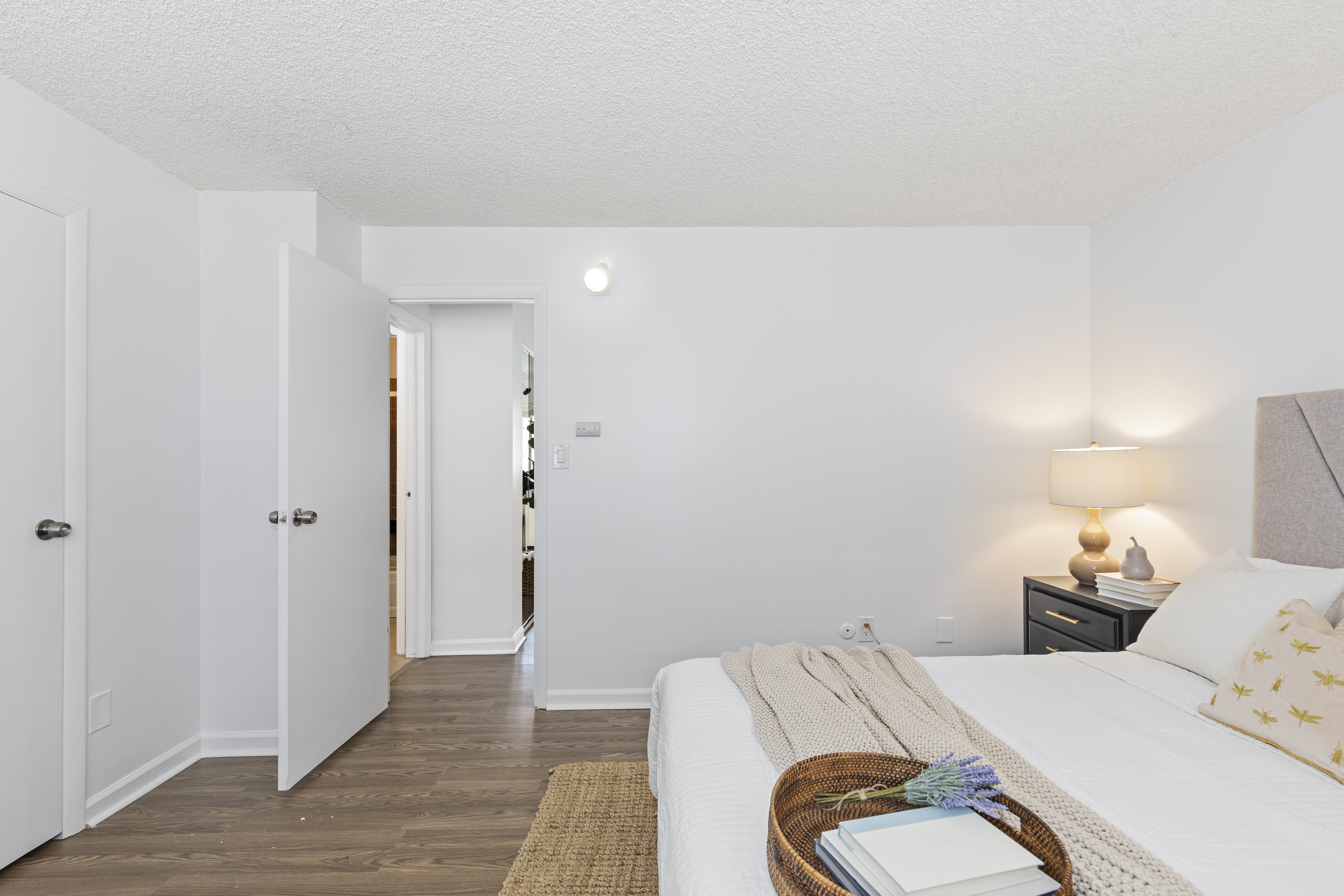  Bright top-floor condo designed for low-maintenance living - 物件實景