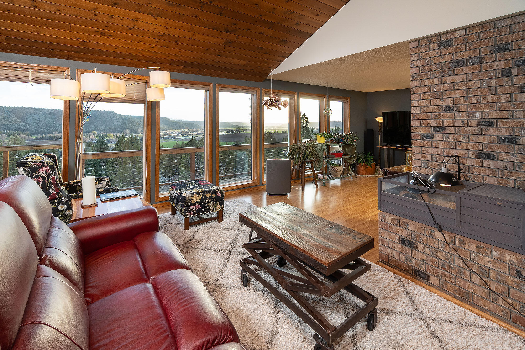 Prineville, Oregon, 97754, United States, 3 Bedrooms Bedrooms, ,3 BathroomsBathrooms,Residential,For Sale,1847629