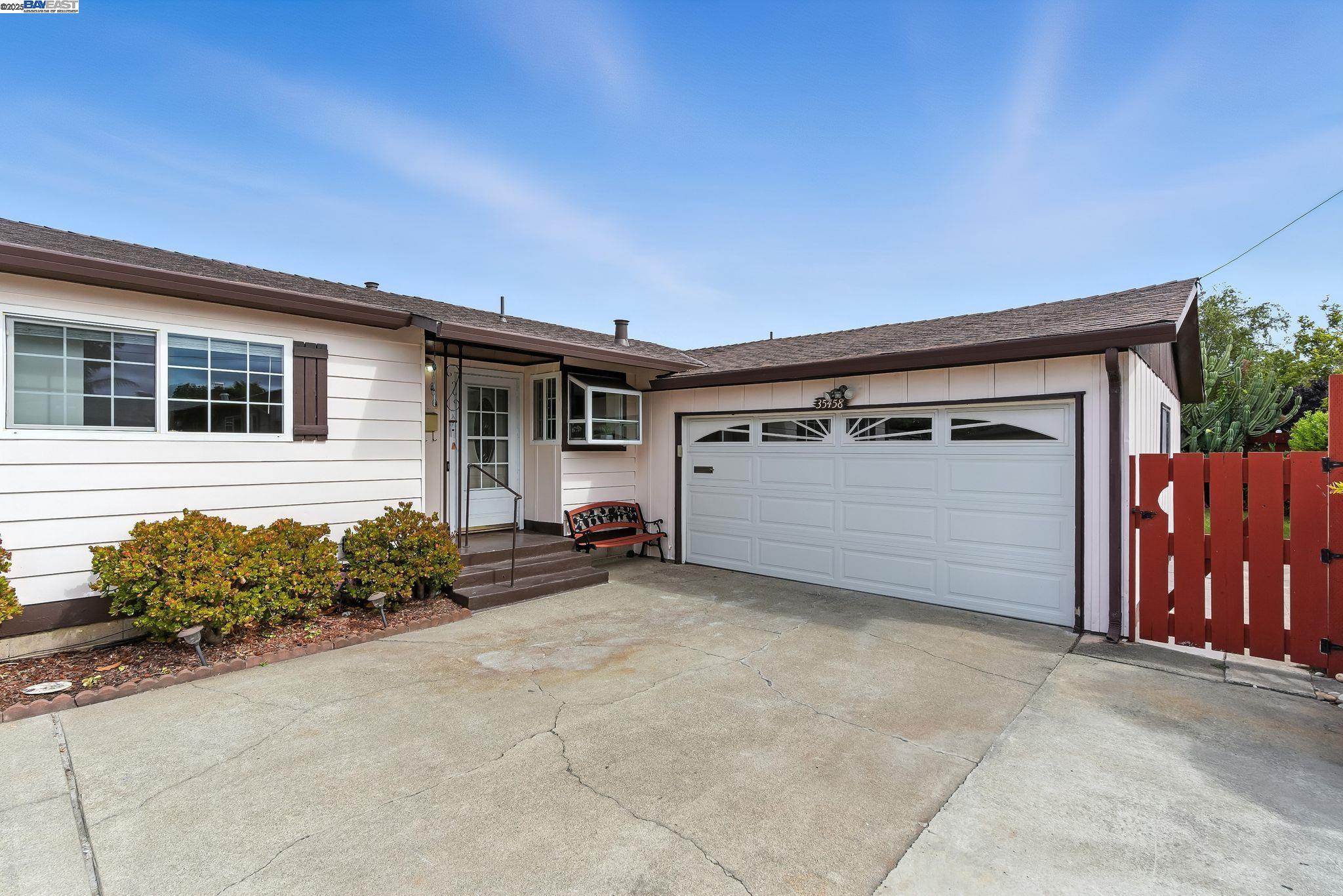 Newark, California, 94560, United States, 3 Bedrooms Bedrooms, ,2 BathroomsBathrooms,Residential,For Sale,1947104