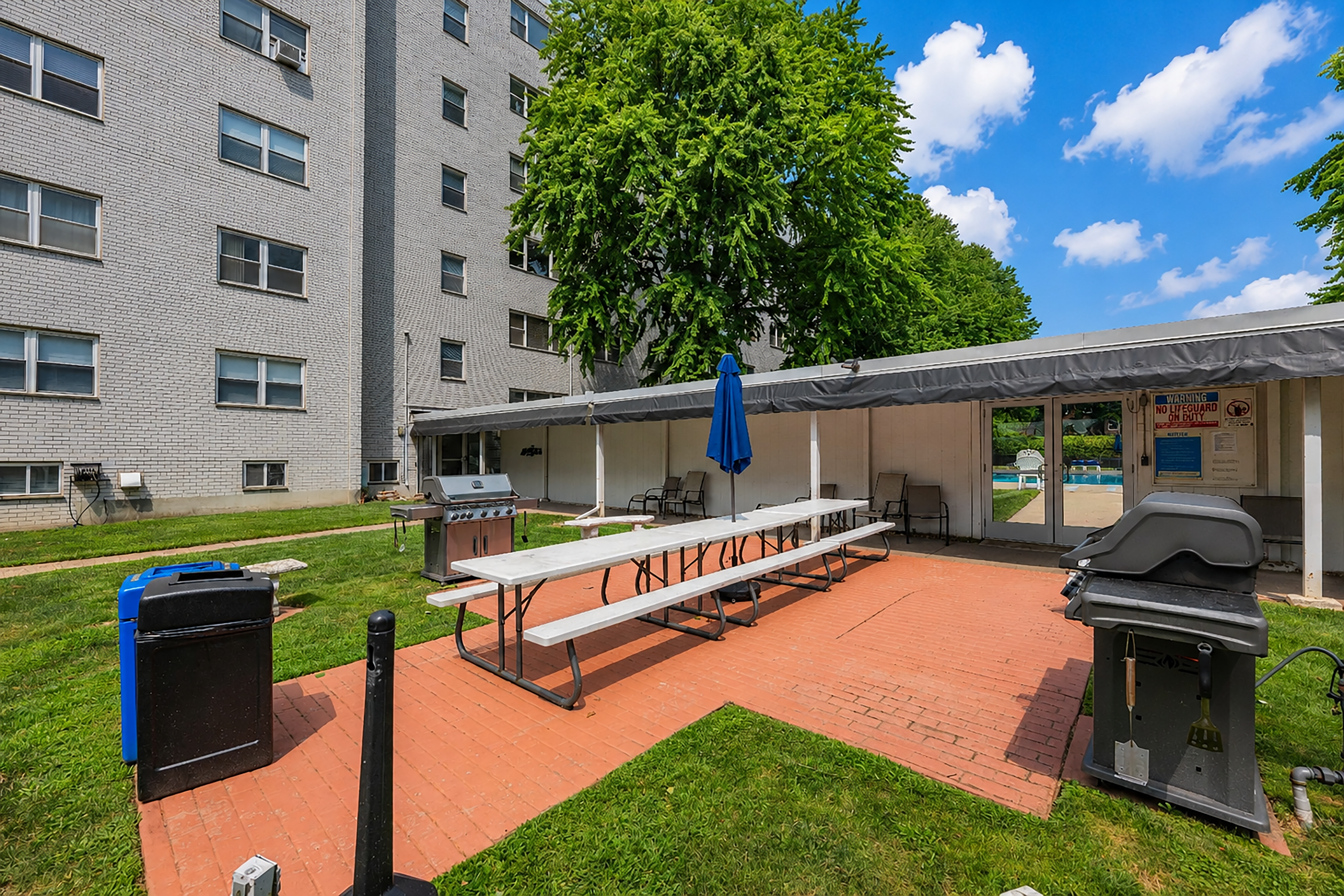  893 Farmington Avenue - 物件實景