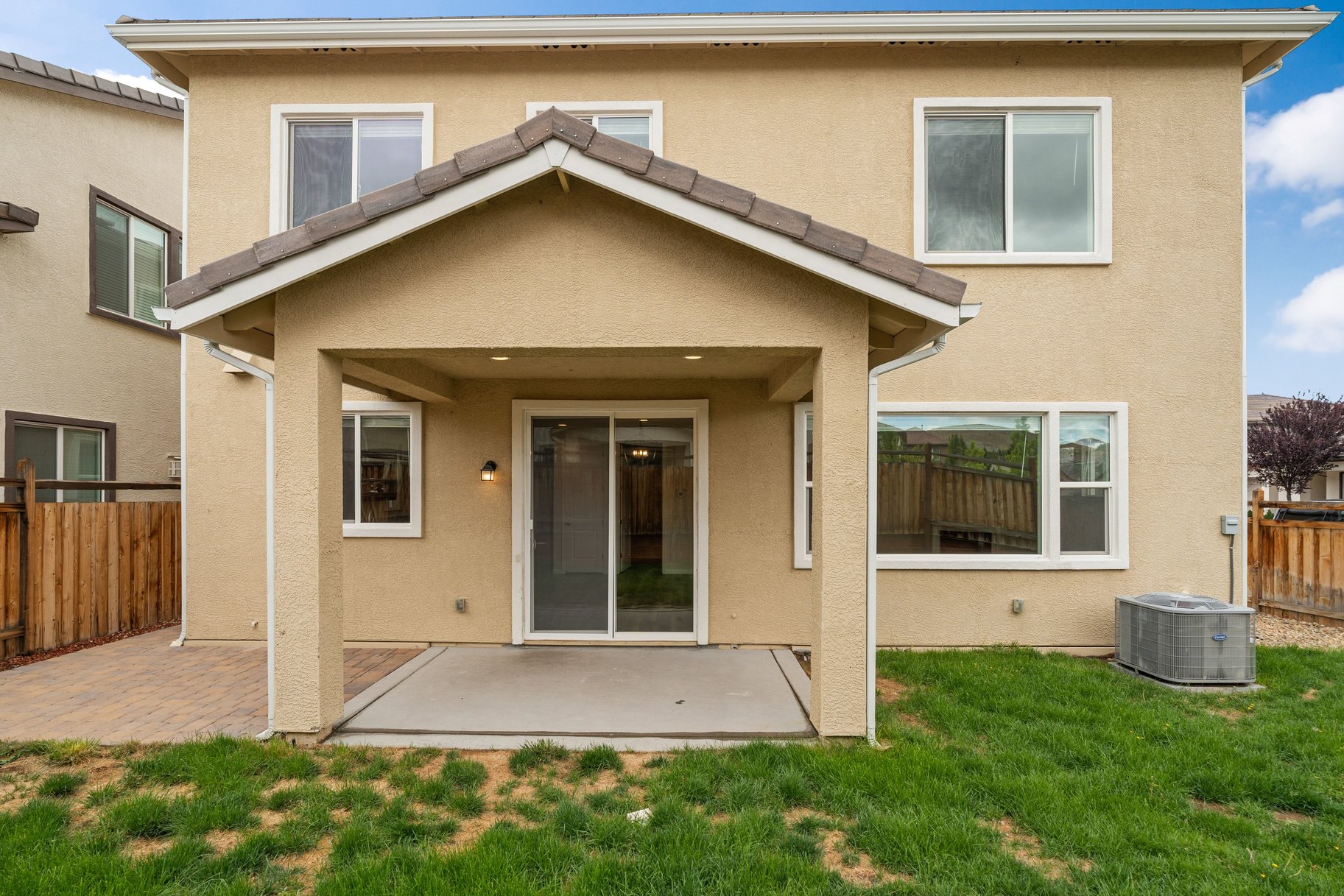  Two Story Walking Distance to Red Hawk Golf Course - 物件實景