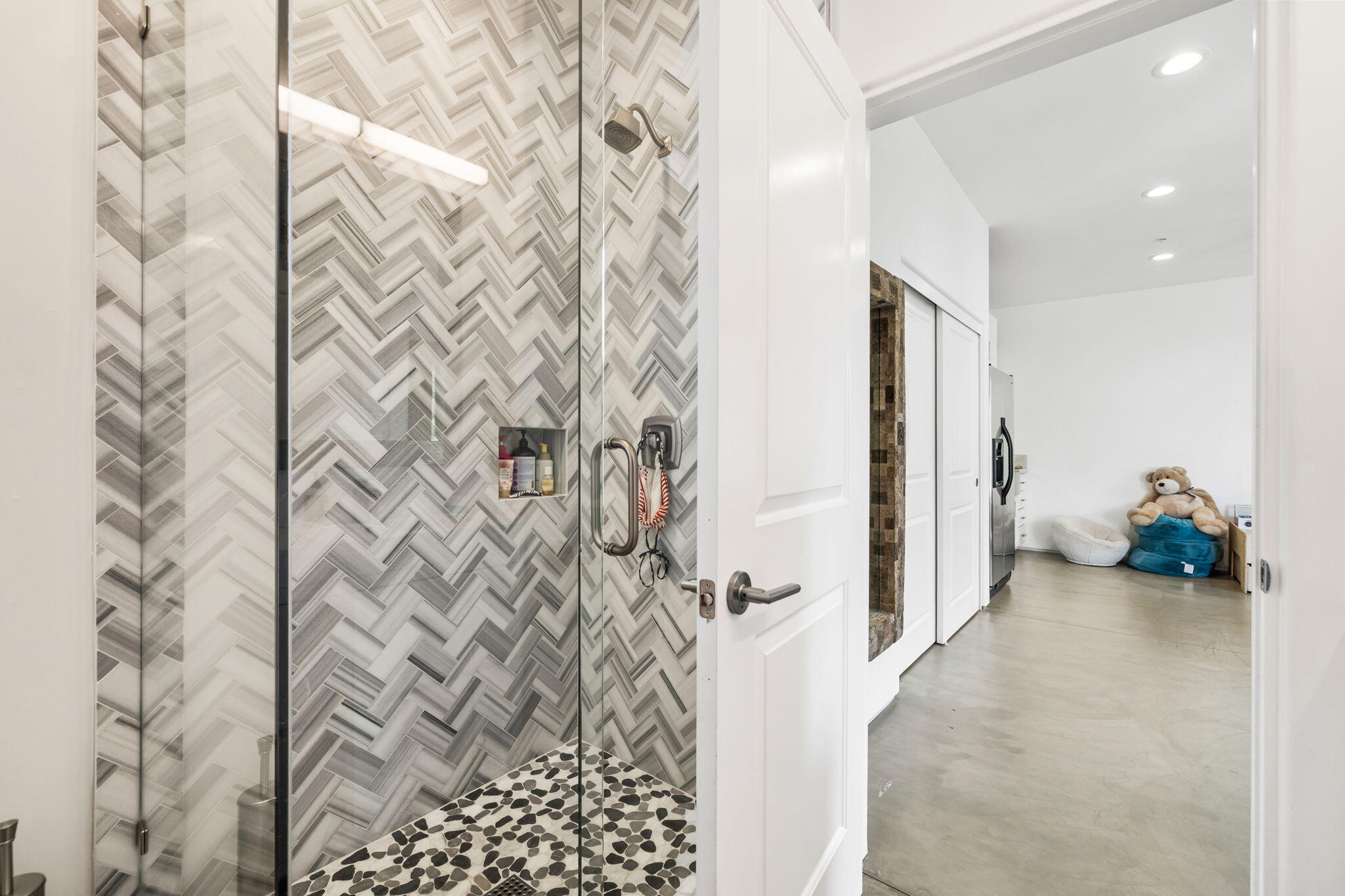 La Quinta, California, 92253, United States, 5 Bedrooms Bedrooms, ,3 BathroomsBathrooms,Residential,For Sale,1998389