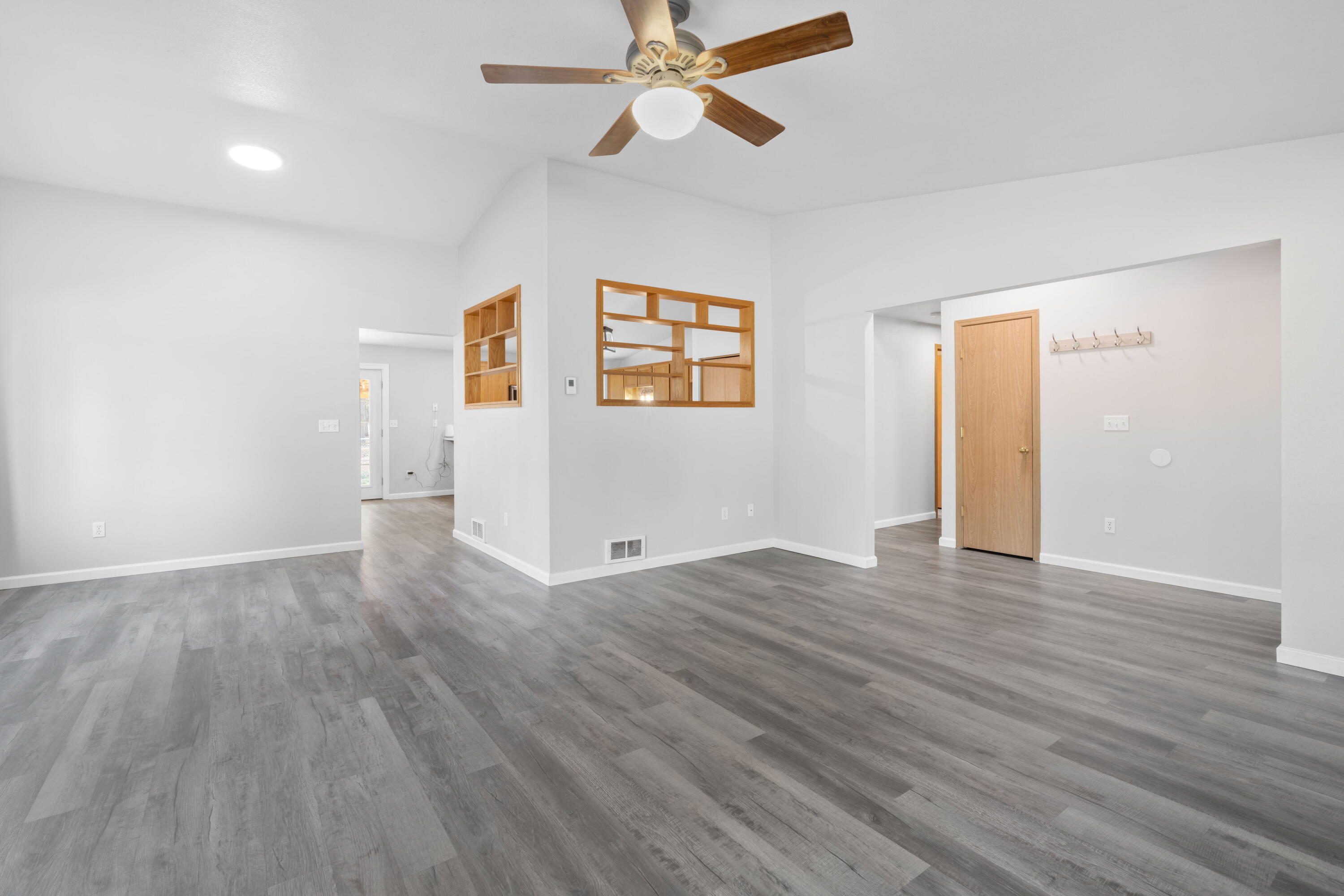 La Pine, Oregon, 97739, United States, 3 Bedrooms Bedrooms, ,2 BathroomsBathrooms,Residential,For Sale,1991520