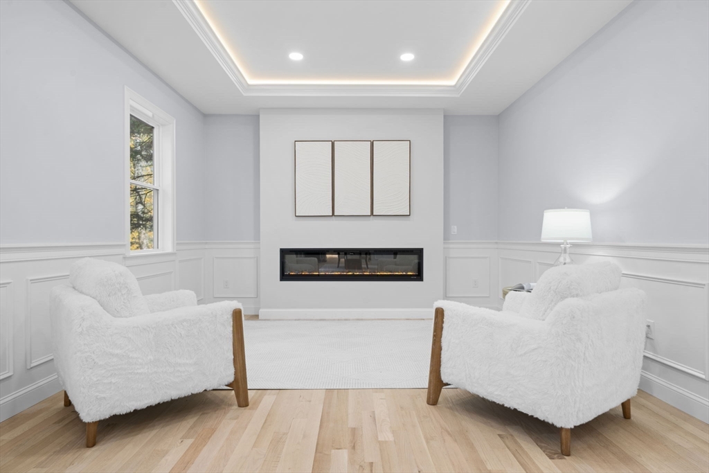 Bedford, Massachusetts, 01730, United States, 4 Bedrooms Bedrooms, ,5 BathroomsBathrooms,Residential,For Sale,1984160