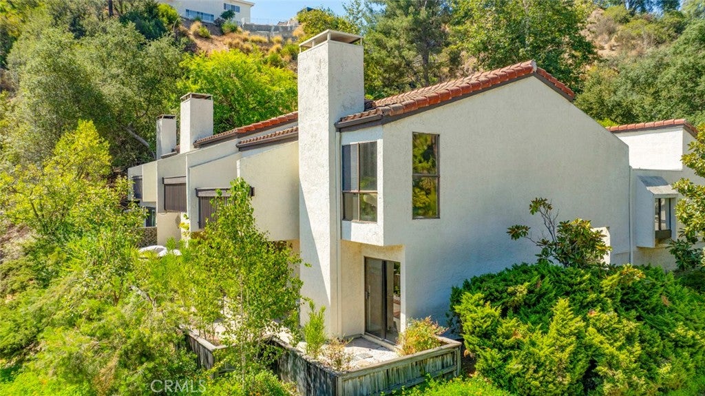 Glendale, California, 91206, United States, 2 Bedrooms Bedrooms, ,3 BathroomsBathrooms,Residential,For Sale,1941682