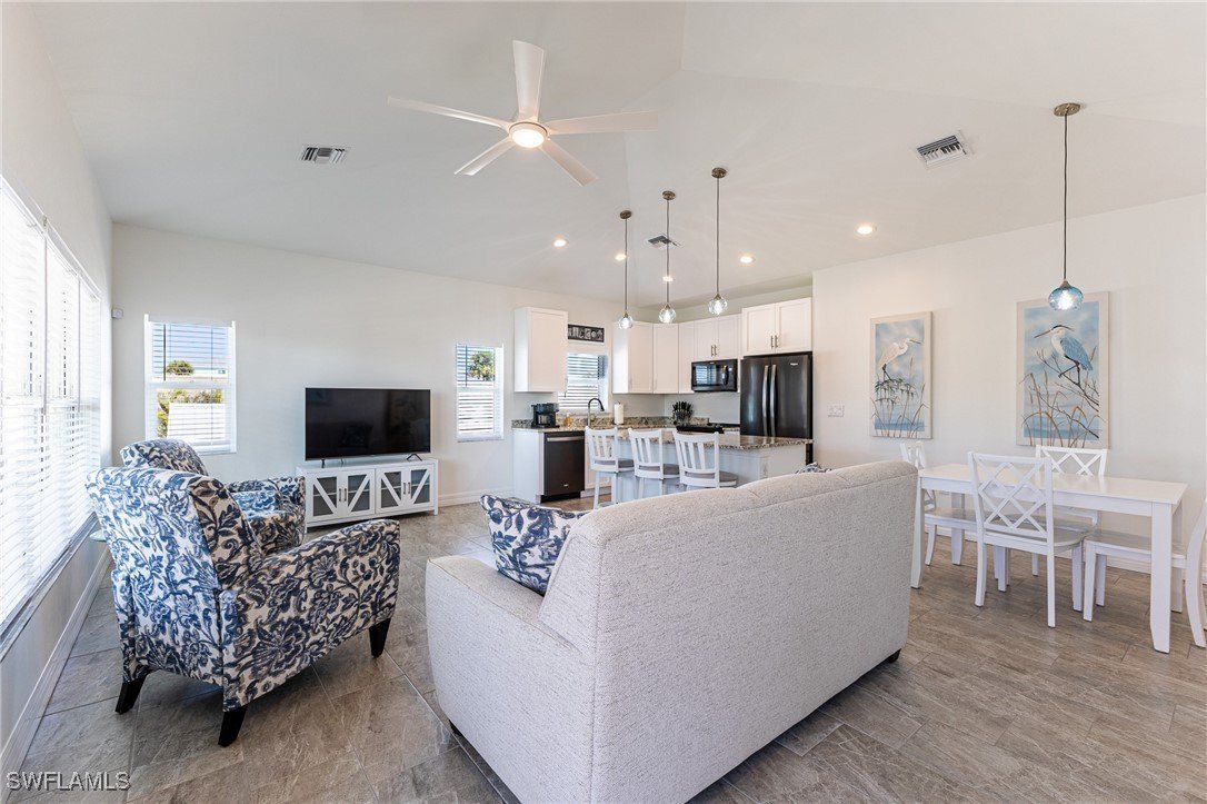 Fort Myers Beach, Florida, 33931, United States, 3 Bedrooms Bedrooms, ,2 BathroomsBathrooms,Residential,For Sale,1895274