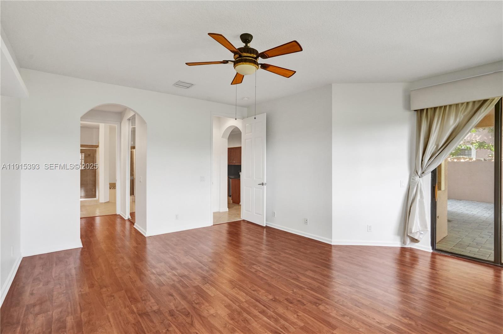 Weston, Florida, 33332, United States, 3 Bedrooms Bedrooms, ,2 BathroomsBathrooms,Residential,For Sale,1998449