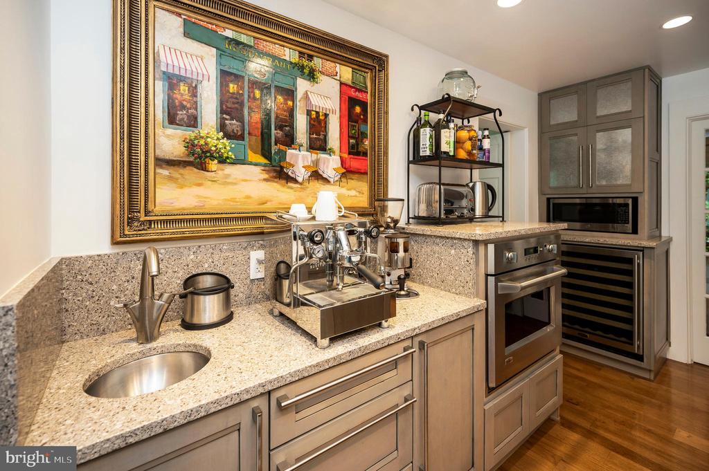 Fredericksburg, Virginia, 22405, United States, 5 Bedrooms Bedrooms, ,5 BathroomsBathrooms,Residential,For Sale,1825163