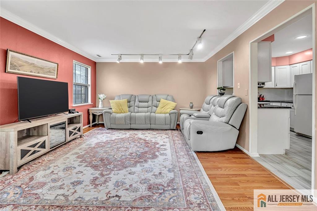 East Brunswick, New Jersey, 08816, United States, 3 Bedrooms Bedrooms, ,3 BathroomsBathrooms,Residential,For Sale,1917391