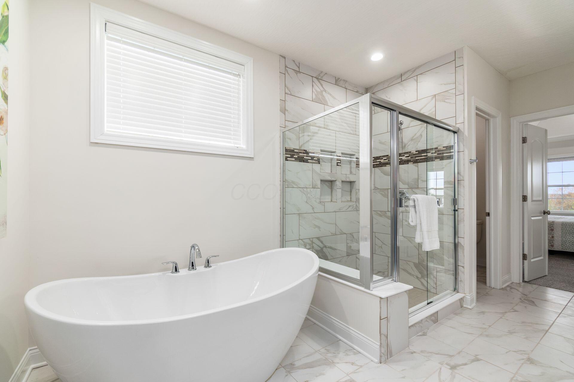 Delaware, Ohio, 43015, United States, 5 Bedrooms Bedrooms, ,5 BathroomsBathrooms,Residential,For Sale,1989567