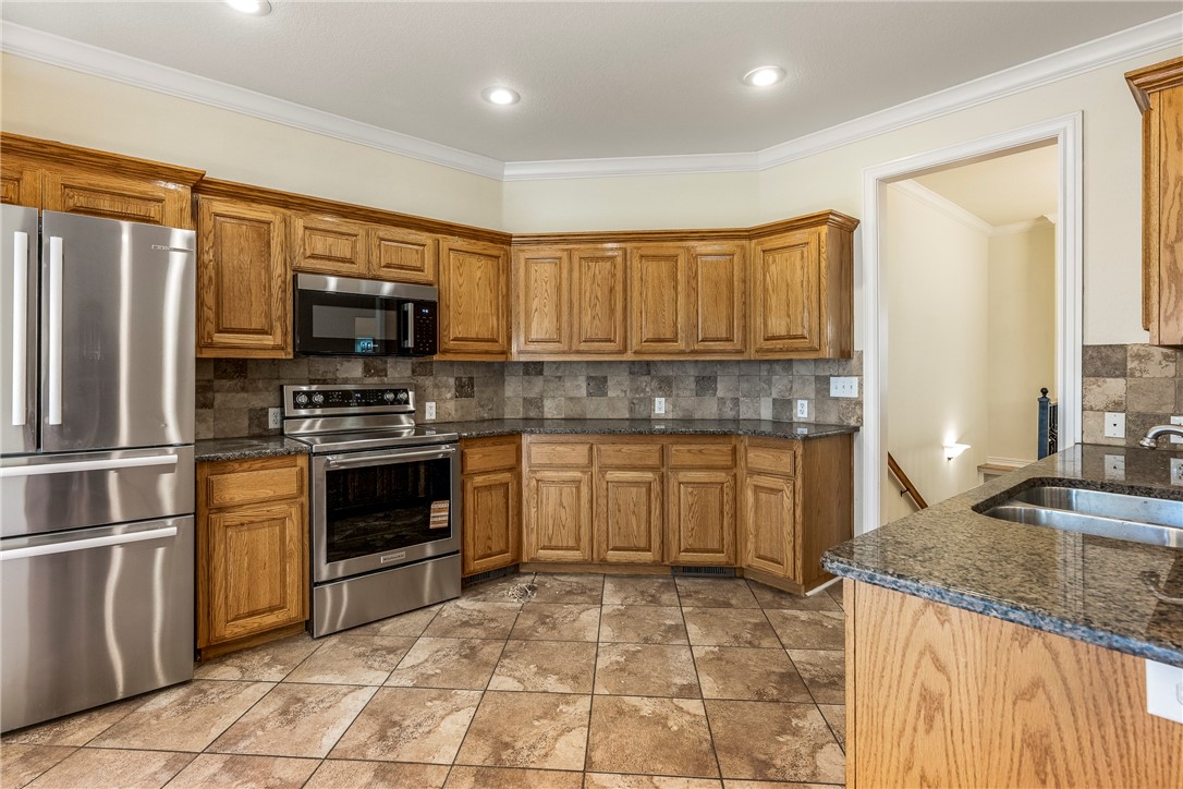 Bella Vista, Arkansas, 72714, United States, 4 Bedrooms Bedrooms, ,3 BathroomsBathrooms,Residential,For Sale,1916818