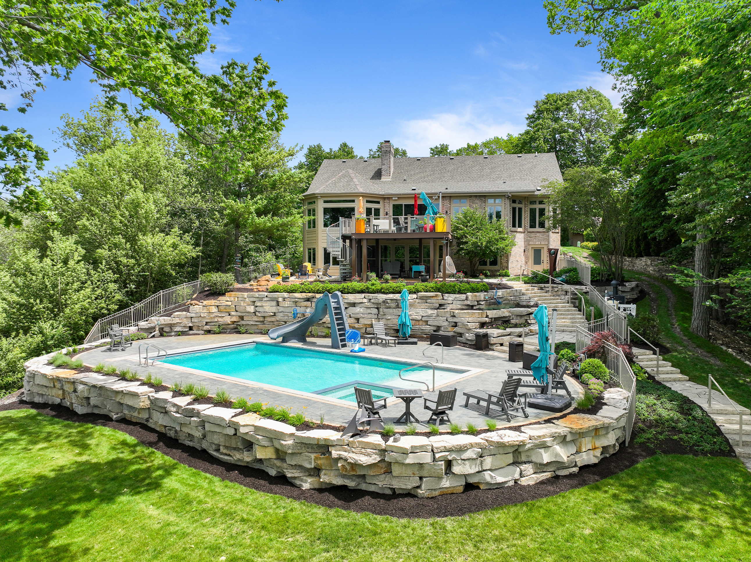  The Pinnacle of Luxury Living: 2.3-Acre Private Tichigan Lake Estate - 物件實景