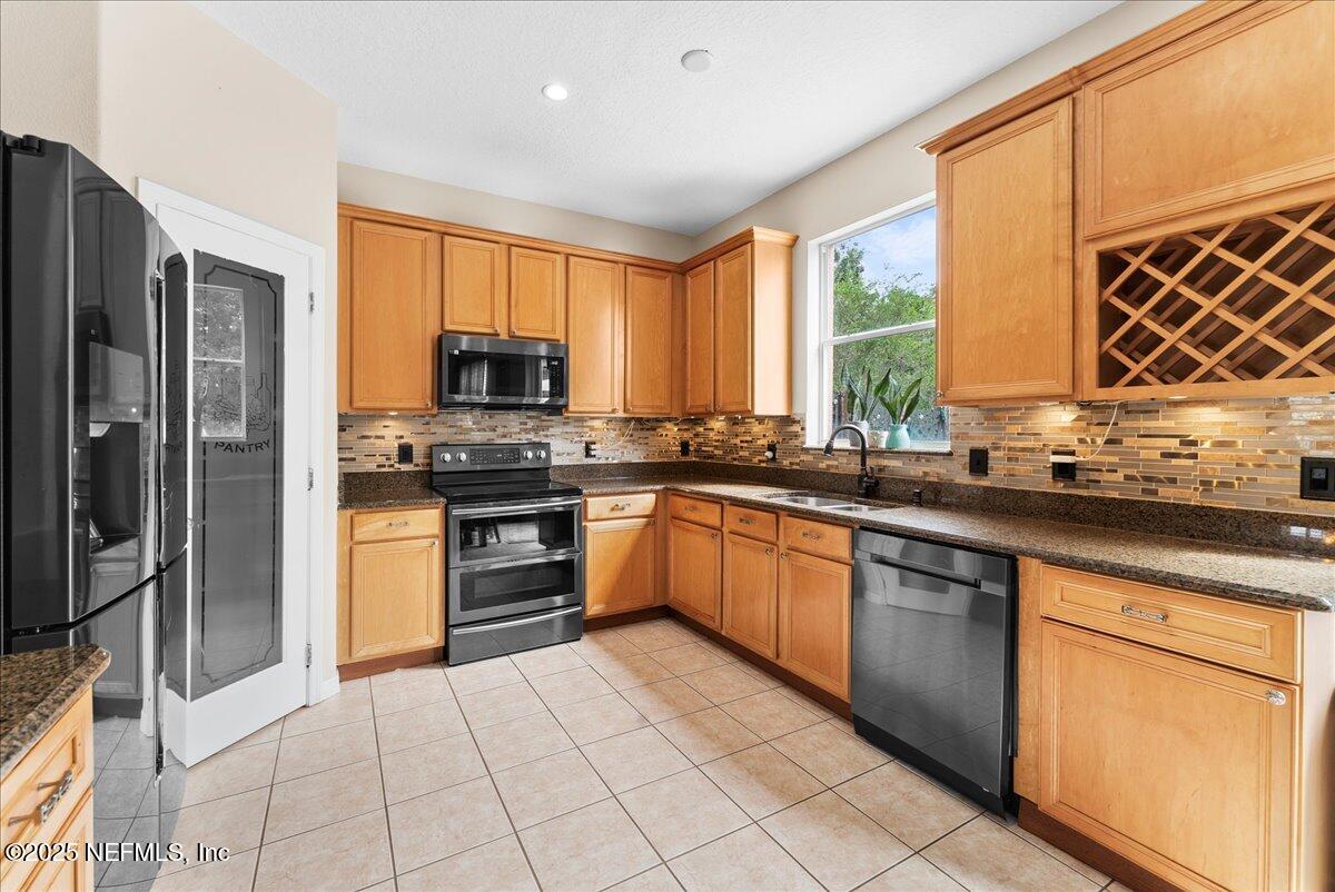 Orlando, Florida, 32825, United States, 3 Bedrooms Bedrooms, ,3 BathroomsBathrooms,Residential,For Sale,1975410