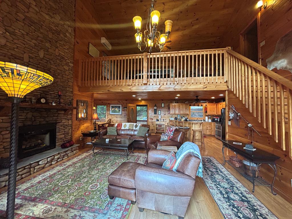 Blue Ridge, Georgia, 30513, United States, 3 Bedrooms Bedrooms, ,3 BathroomsBathrooms,Residential,For Sale,1965953