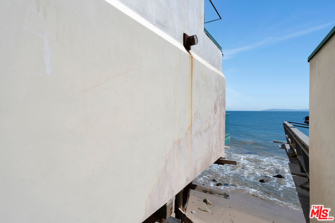 Malibu, California, 90265, United States, 3 Bedrooms Bedrooms, ,3 BathroomsBathrooms,Residential,For Sale,2002033