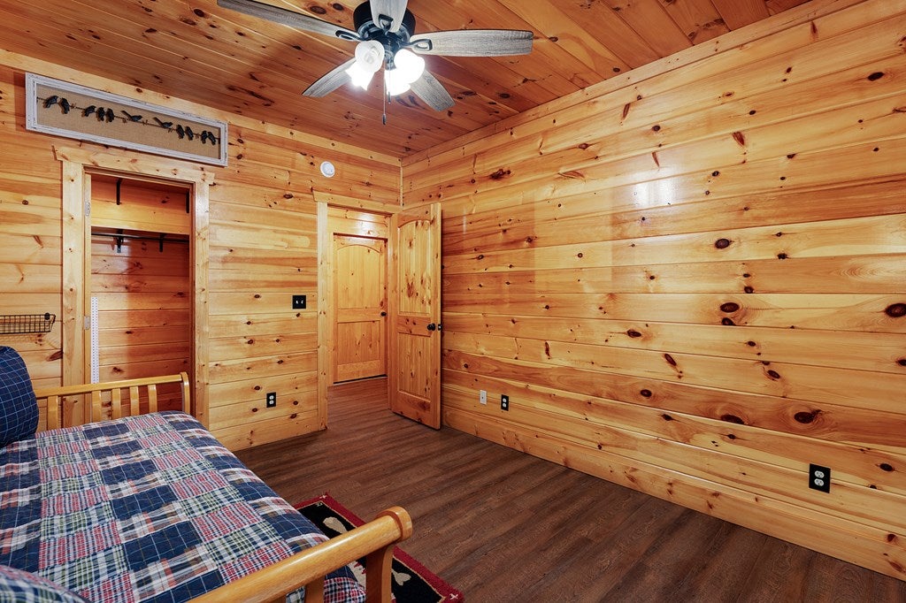 Ellijay, Georgia, 30540, United States, 3 Bedrooms Bedrooms, ,3 BathroomsBathrooms,Residential,For Sale,1837268