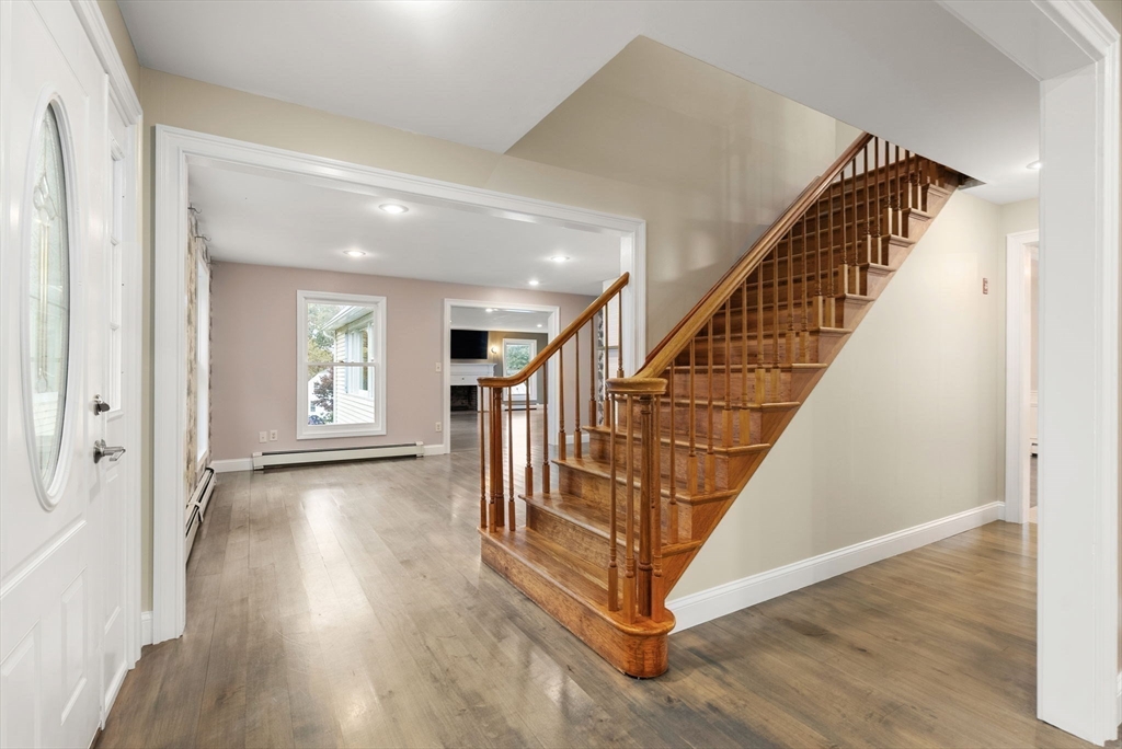 Greenfield, Massachusetts, 01301, United States, 4 Bedrooms Bedrooms, ,4 BathroomsBathrooms,Residential,For Sale,1967779