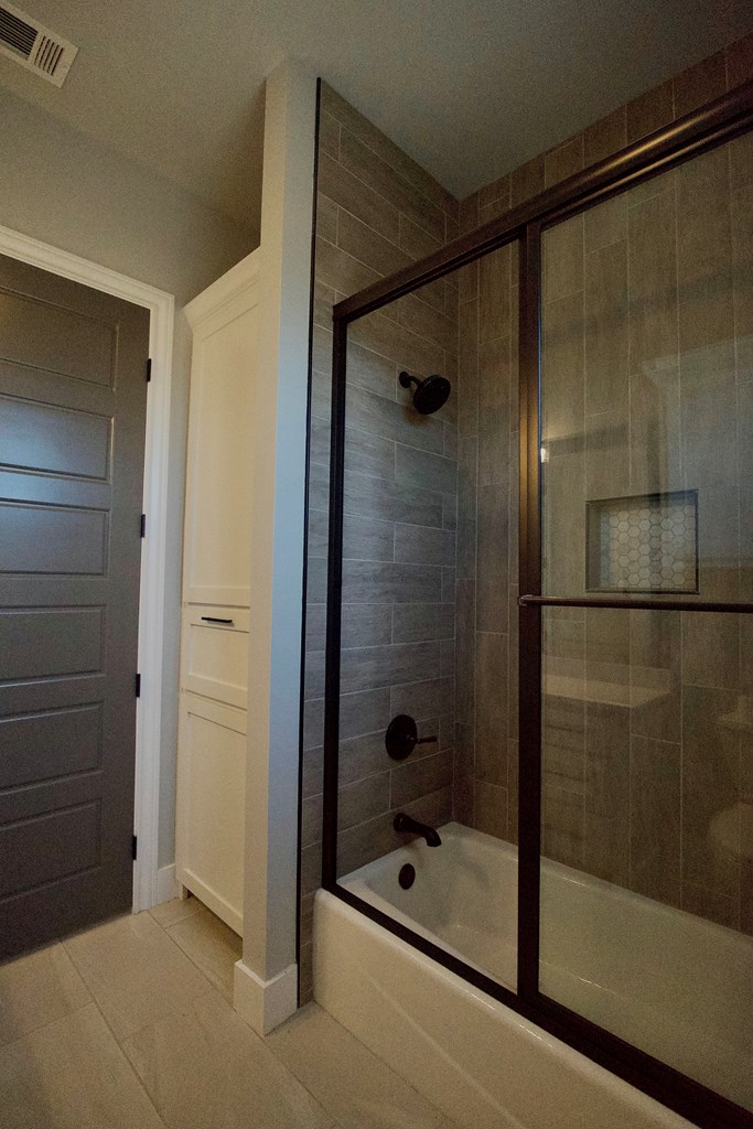 Midland, Texas, 79706, United States, 4 Bedrooms Bedrooms, ,3 BathroomsBathrooms,Residential,For Sale,1983876