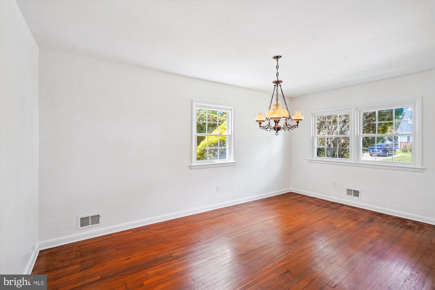 Bethesda, Maryland, 20817, United States, 4 Bedrooms Bedrooms, ,3 BathroomsBathrooms,Residential,For Sale,1934695