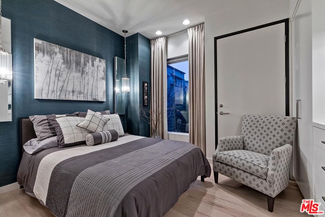 West Hollywood, California, 90069, United States, 2 Bedrooms Bedrooms, ,2 BathroomsBathrooms,Residential,For Sale,2000486