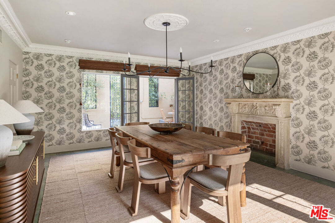 Los Angeles, California, 90065, United States, 5 Bedrooms Bedrooms, ,5 BathroomsBathrooms,Residential,For Sale,1987720