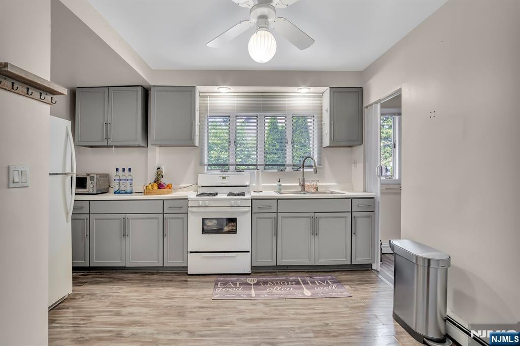 Allendale, New Jersey, 07401, United States, 2 Bedrooms Bedrooms, ,2 BathroomsBathrooms,Residential,For Sale,1829462