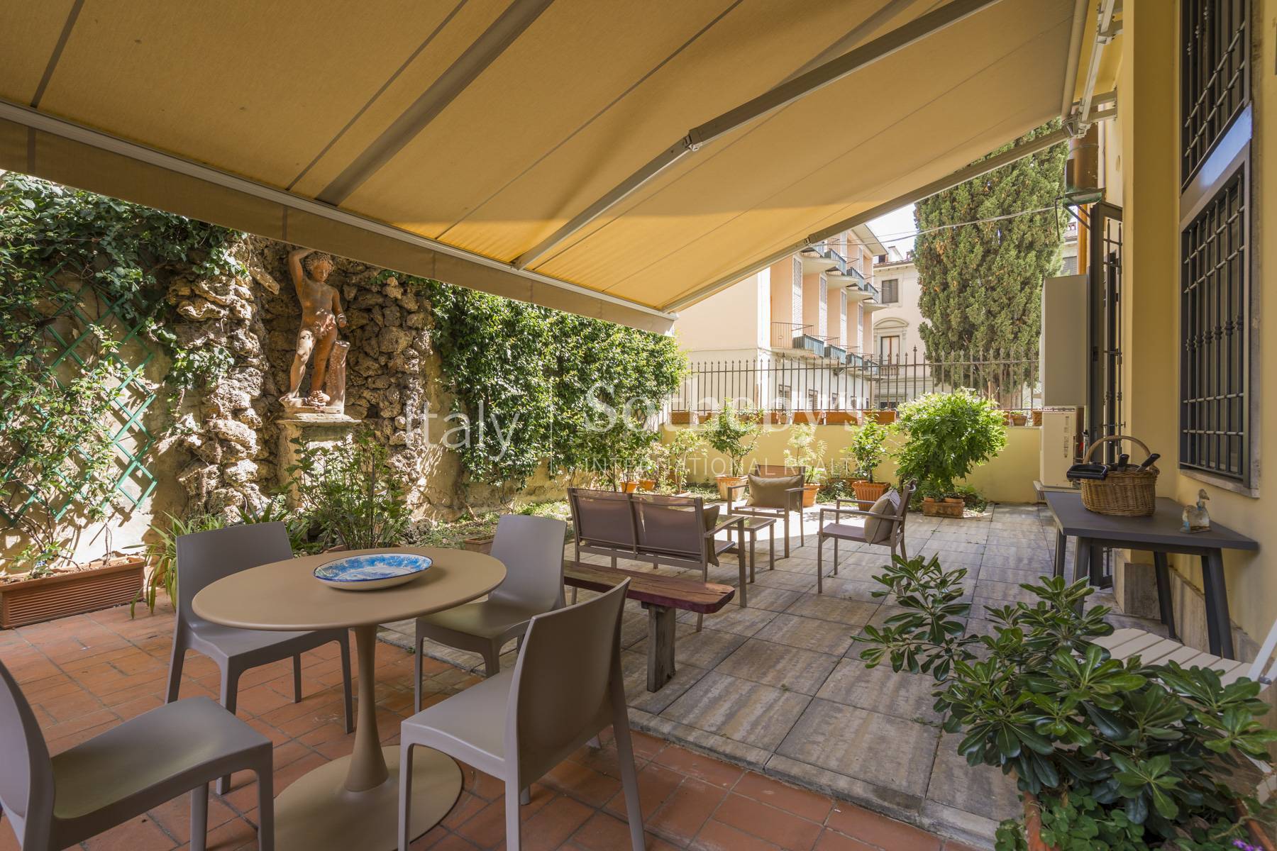  Elegant apartment with private garden - 物件實景