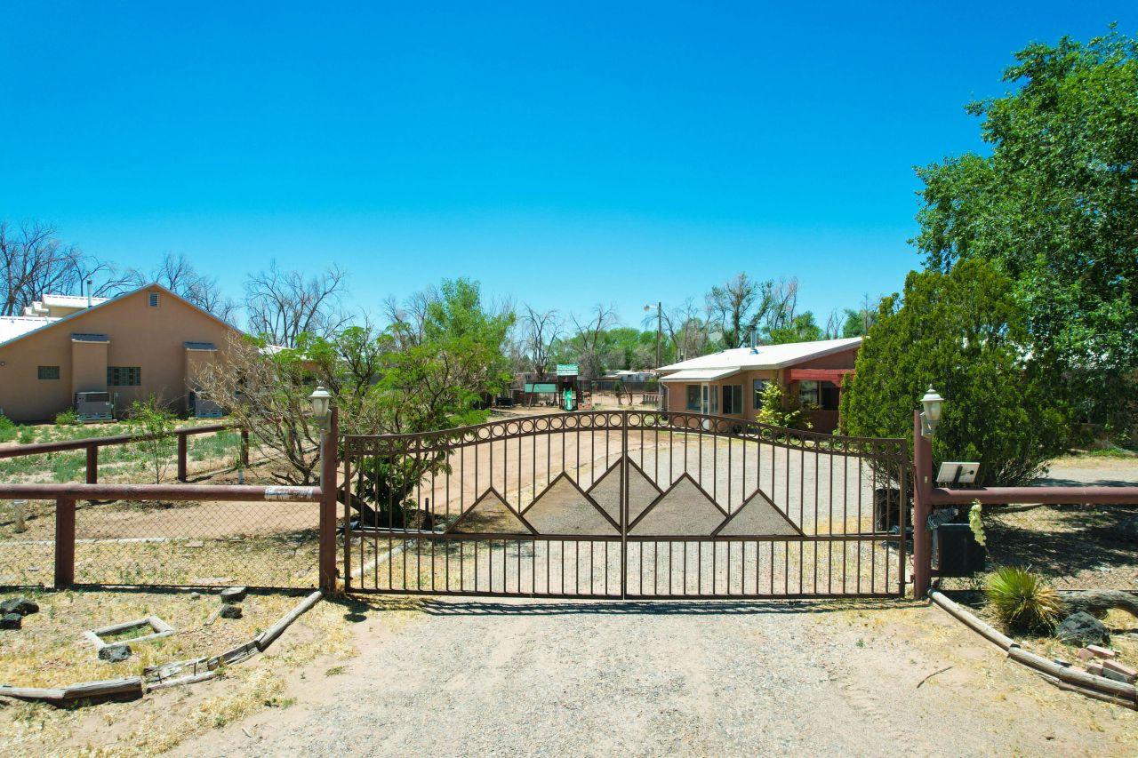 Los Ranchos, New Mexico, 87114, United States, 4 Bedrooms Bedrooms, ,5 BathroomsBathrooms,Residential,For Sale,1720943