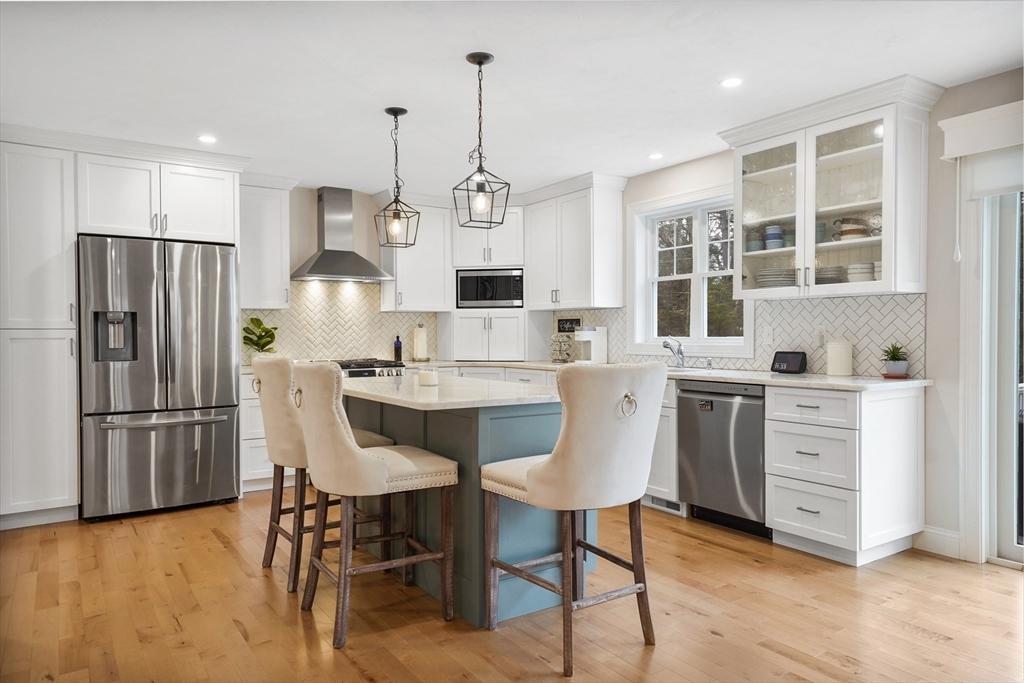 Sturbridge, Massachusetts, 01566, United States, 4 Bedrooms Bedrooms, ,4 BathroomsBathrooms,Residential,For Sale,1801654