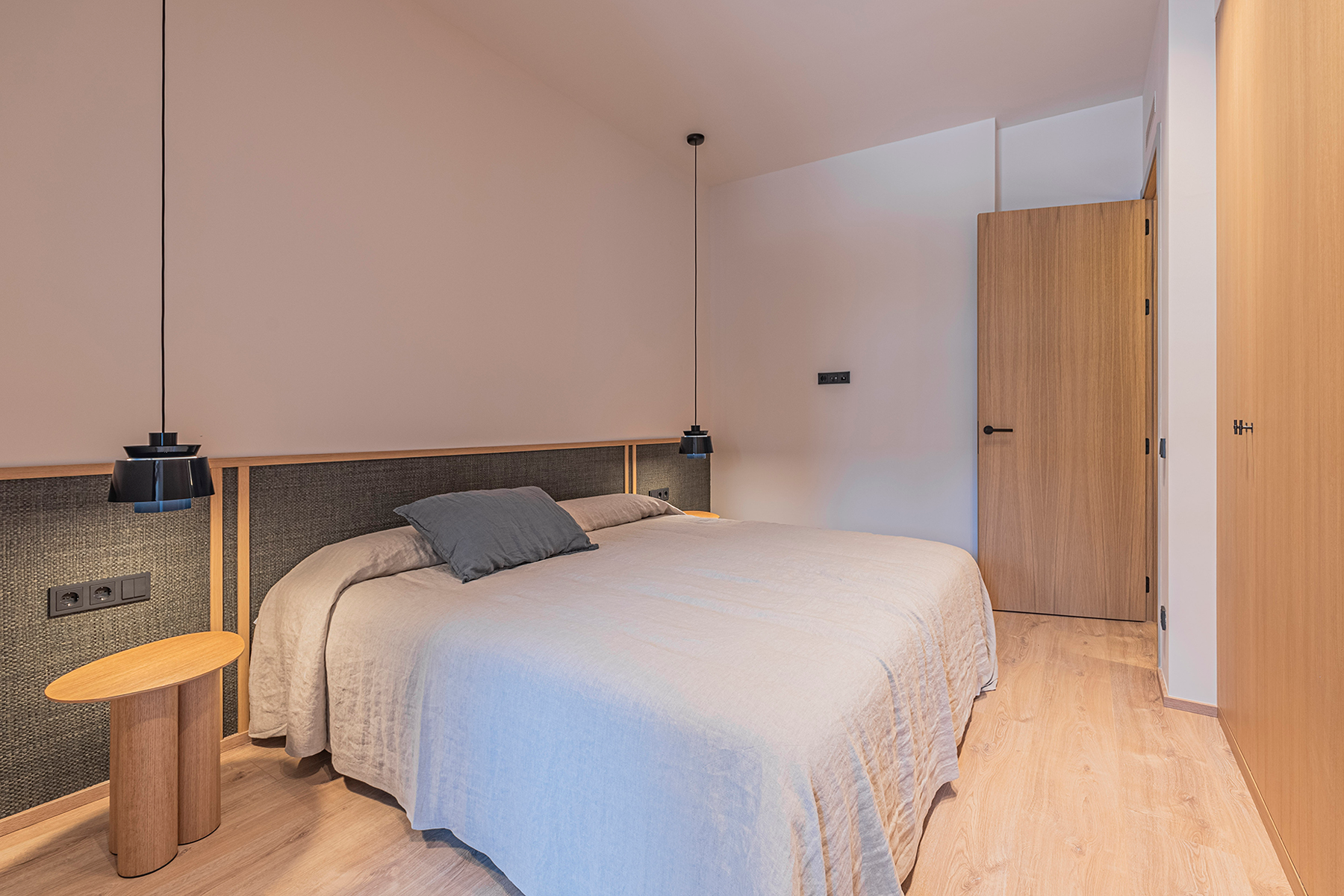  Modernist flat in Eixample with premium finishes in the Quadrat d