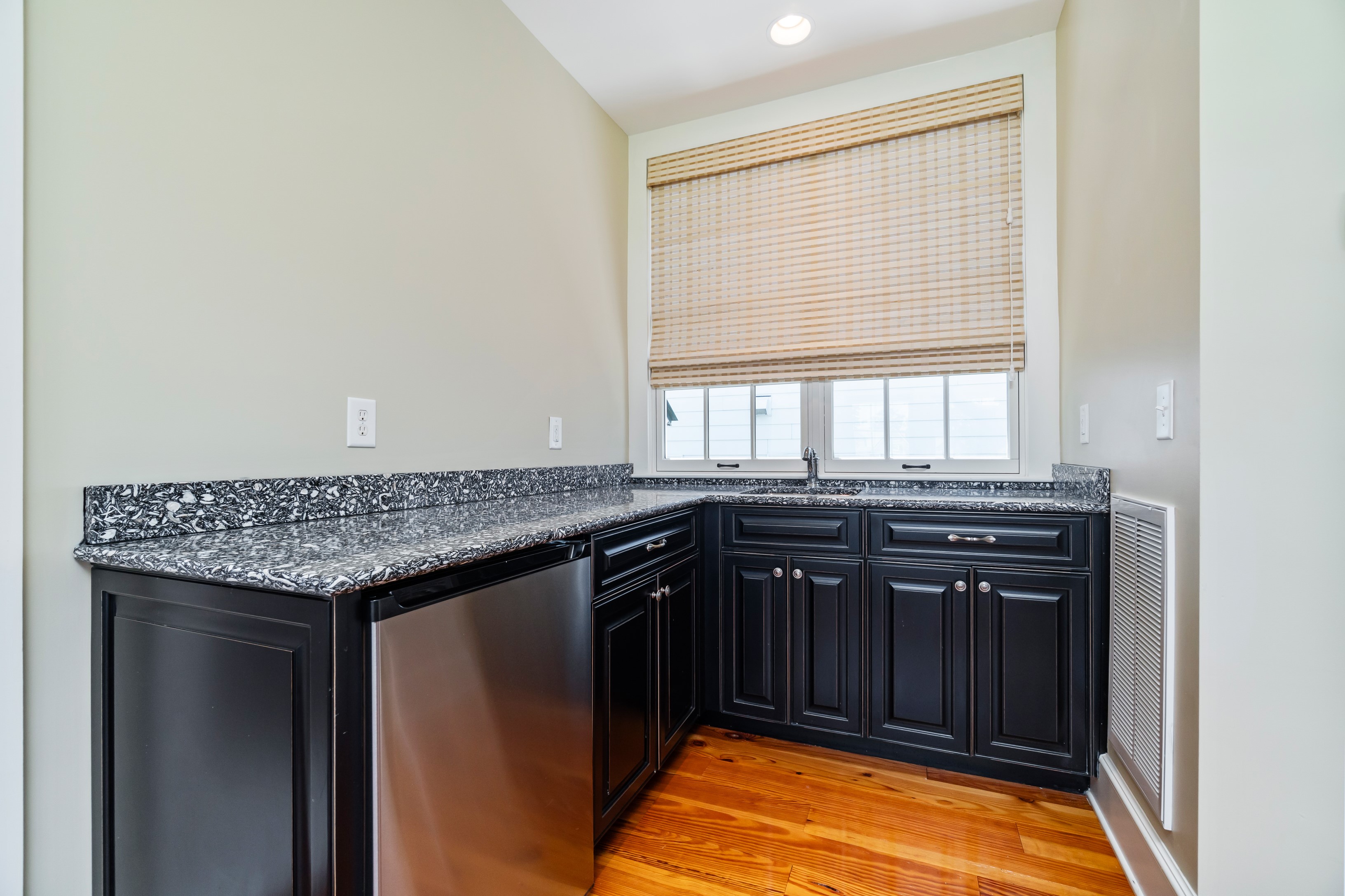 Oriental, North Carolina, 28571, United States, 3 Bedrooms Bedrooms, ,6 BathroomsBathrooms,Residential,For Sale,1825217