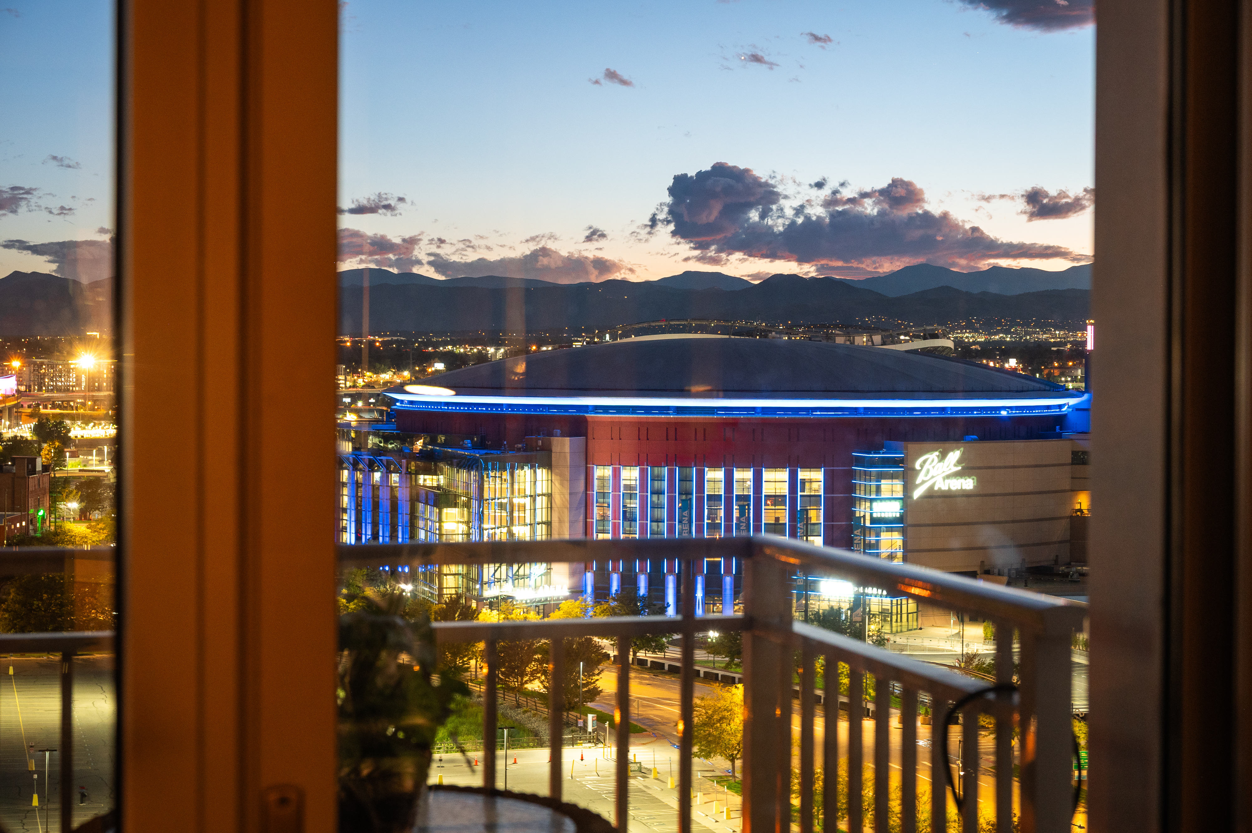  Impeccably Maintained Residence With Incredible Mountain And City Views - 物件實景