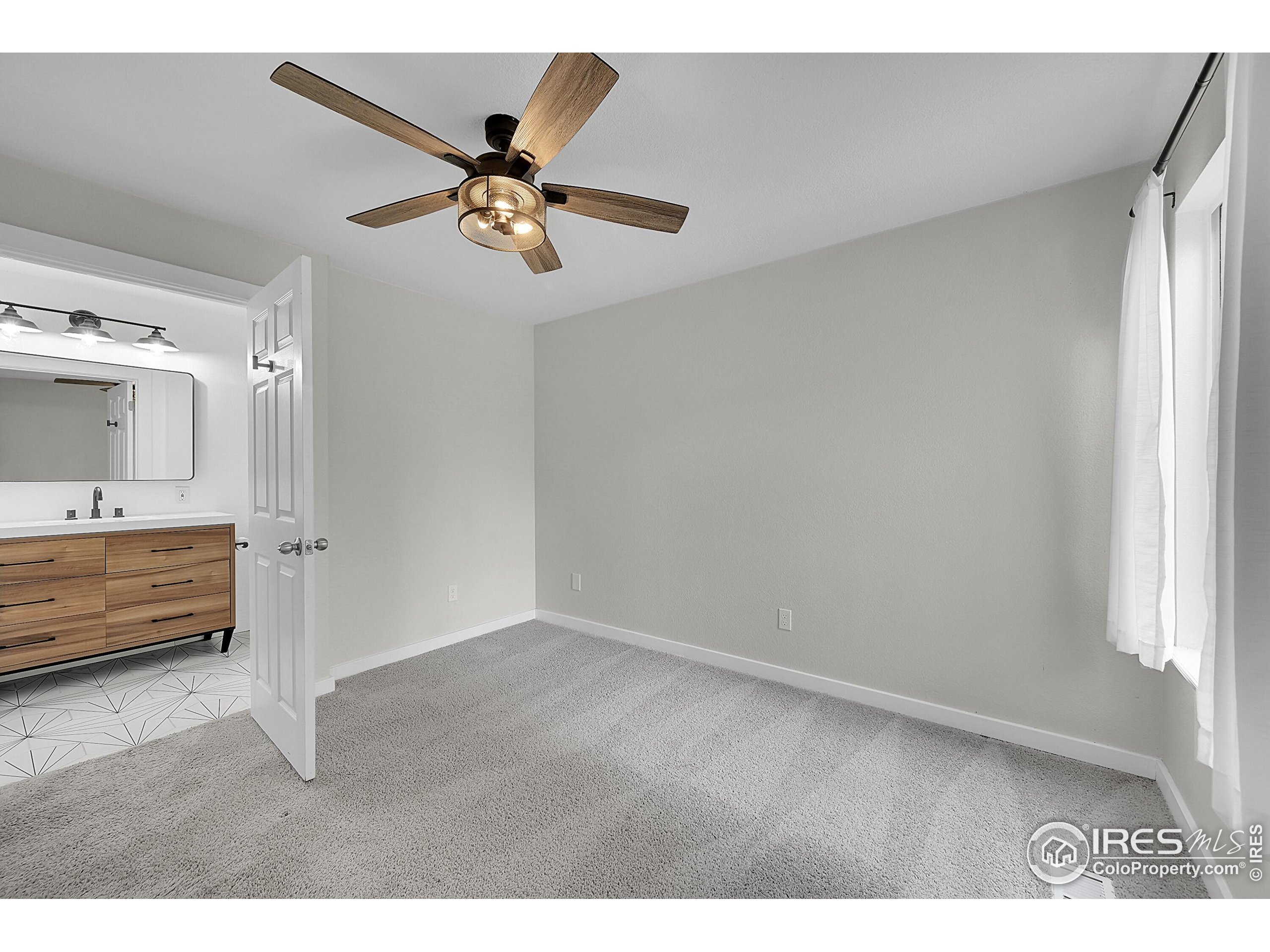 Longmont, Colorado, 80501, United States, 4 Bedrooms Bedrooms, ,1 BathroomBathrooms,Residential,For Sale,1989639