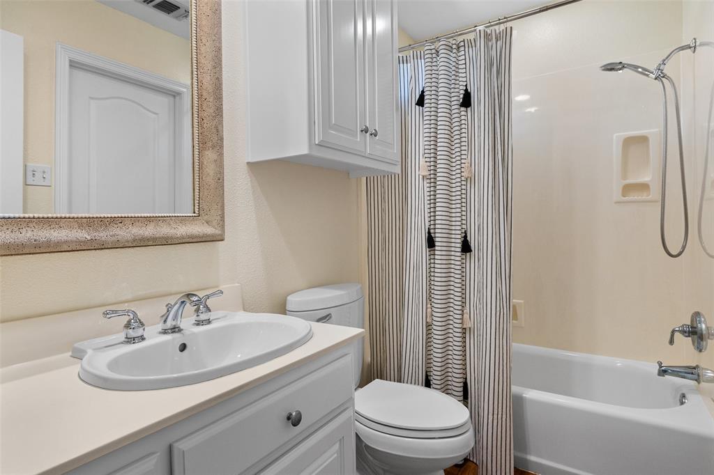 Granbury, Texas, 76049, United States, 4 Bedrooms Bedrooms, ,3 BathroomsBathrooms,Residential,For Sale,2024431
